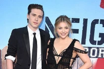 Cuộc sống trong mơ của cậu cả nhà David Beckham