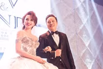 Soi váy cưới nặng 20kg của Đinh Ngọc Diệp tại hôn lễ