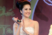 Hoa hậu Nguyễn Thị Huyền và cuộc sống đằng sau chiếc vương miện