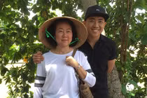 Ảnh về miền Tây gây sốt của MC Trấn Thành và mẹ