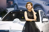 Jennifer Phạm diện mốt xuyên thấu khoe nội y