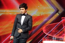 “Hoàng tử buồn” của The X-Factor 2016 lấy nước mắt khán giả