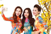 Sao Việt rạng ngời với áo dài đón Tết Bính Thân 2016 