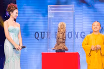 Ngọc Diễm kêu gọi đấu giá được 500 triệu tặng sinh viên nghèo