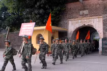 Bất ngờ trước cảnh huấn luyện sĩ quan chính trị VN