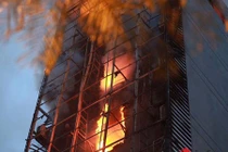 Cháy quán karaoke ở Hà Nội, nhiều người bỏ chạy thoát thân