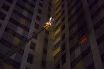 Cháy chung cư cao tầng ở Hà Nội, dân tháo chạy trong đêm