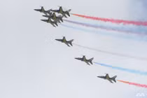 No mắt chiến đấu cơ nhào lộn trên bầu trời Singapore