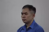 Trai ngoại quốc nhốt gái bán dâm vì không muốn... chia tay