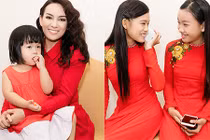 Ca sĩ Phi Nhung mang con gái nuôi đi sự kiện