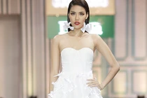 Ngắm Lan Khuê hóa cô dâu trên sàn diễn thời trang