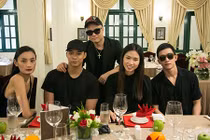 Đỗ Mạnh Cường đón sinh nhật cùng các nàng thơ, chàng thơ