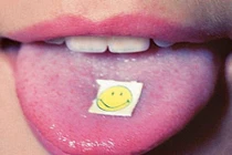 Coi chừng bạn nghiện tem giấy nếu có những dấu hiệu này