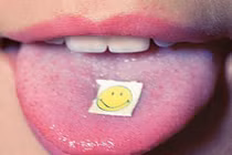 Coi chừng bạn nghiện tem giấy nếu có những dấu hiệu này