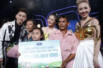 Tóc Tiên, Văn Mai Hương bênh vực quán quân Hồ Văn Cường