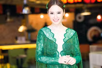 Ngất ngây nhan sắc của Angela Phương Trinh tại sự kiện