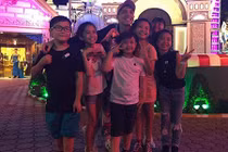 Noo Phước Thịnh vi vu Thái Lan cùng 6 học trò cưng