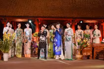 Ngắm BST được lấy cảm hứng từ hoa sứ của Hùng Việt