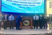 Áp đảo giao dịch, cổ phiếu "khủng" của VPBank vẫn giảm giá