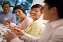 Rực ruột vì em trai sống cảnh “chó chui gầm chạn”