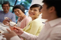 Rực ruột vì em trai sống cảnh “chó chui gầm chạn”