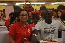 Gặp chàng trai người Kenya hiến máu trên đất Việt