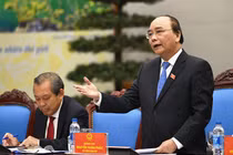 Đề nghị báo cáo việc nhận quà Tết trái quy định