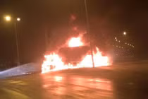 Hải Phòng: Hai xe container bốc cháy dữ dội sau khi va nhau