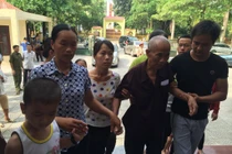 Cụ ông mang án tử hình oan 43 năm được công khai xin lỗi