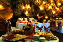 Lý do Quảng Ninh giờ mới cấm ăn uống trong hang động vịnh Hạ Long?