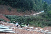 Ô tô 7 chỗ lao xuống vực, 3 người chết, nhiều người bị thương 