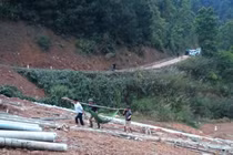 Ô tô 7 chỗ lao xuống vực, 3 người chết, nhiều người bị thương 