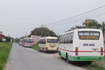 Hải Phòng: HTX vận tải mang xe chặn bến, không cho xe buýt chạy