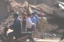 Nhà ba tầng bỗng dưng sụp đổ ở Quảng Ninh gây hoảng hốt