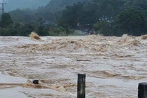 Mưa lũ miền Trung: 15 người chết, hơn 98.000 nhà hư hỏng