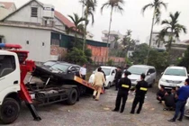 Phá sới bạc "khủng" gần trăm con bạc, thu giữ nhiều ô tô