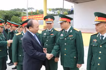 Hình ảnh Thủ tướng Nguyễn Xuân Phúc làm việc tại Quảng Ninh