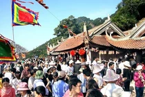 Đội trông xe Hội xuân Yên Tử phạt du khách như... CSGT?