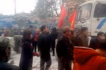 Hải Dương: Hàng trăm người chặn quốc lộ, phản đối nhà thầu QL38