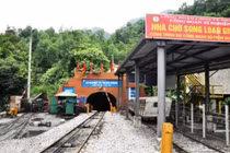 4 công nhân than Hạ Long thương vong do tuột móc xe goòng