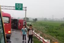 Xe khách lật trên cao tốc Pháp Vân - Cầu Giẽ, 11 người thương vong