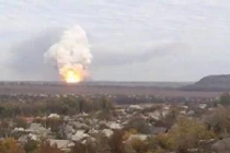 Tên lửa đạn đạo oanh tạc nhà máy vũ khí Donetsk?