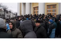 Dân Ukraine chào đón những binh sĩ từ chiến trường trở về