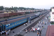 Ukraine ngừng vận chuyển bằng tàu hỏa đến Crimea