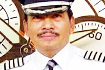 Cơ trưởng máy bay Air Asia xấu số là người thế nào?