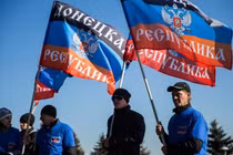 EU trừng phạt 13 đại diện ly khai Ukraine