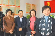 Bắt bà vợ “khát” tình tiền của trợ lý ông Hồ Cẩm Đào