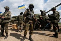 Hết ngân khố: Lính Ukraine không áo ấm mặc mùa đông?