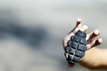 Nóng: Nghị sĩ Ukraine bị ném lựu đạn