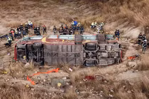 Hiện trường vụ tai nạn xe kinh hoàng ở Tây Ban Nha